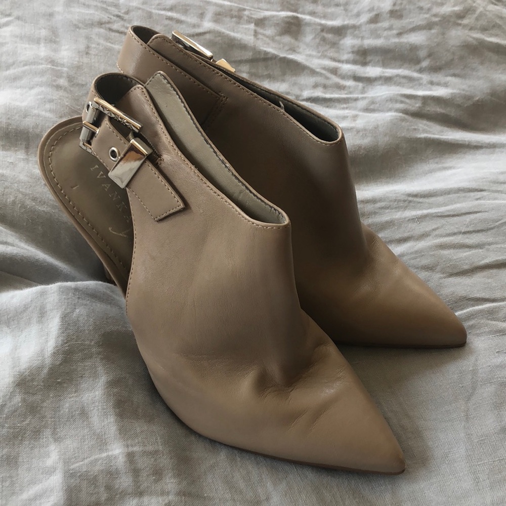 Tan heels with buckle detail
